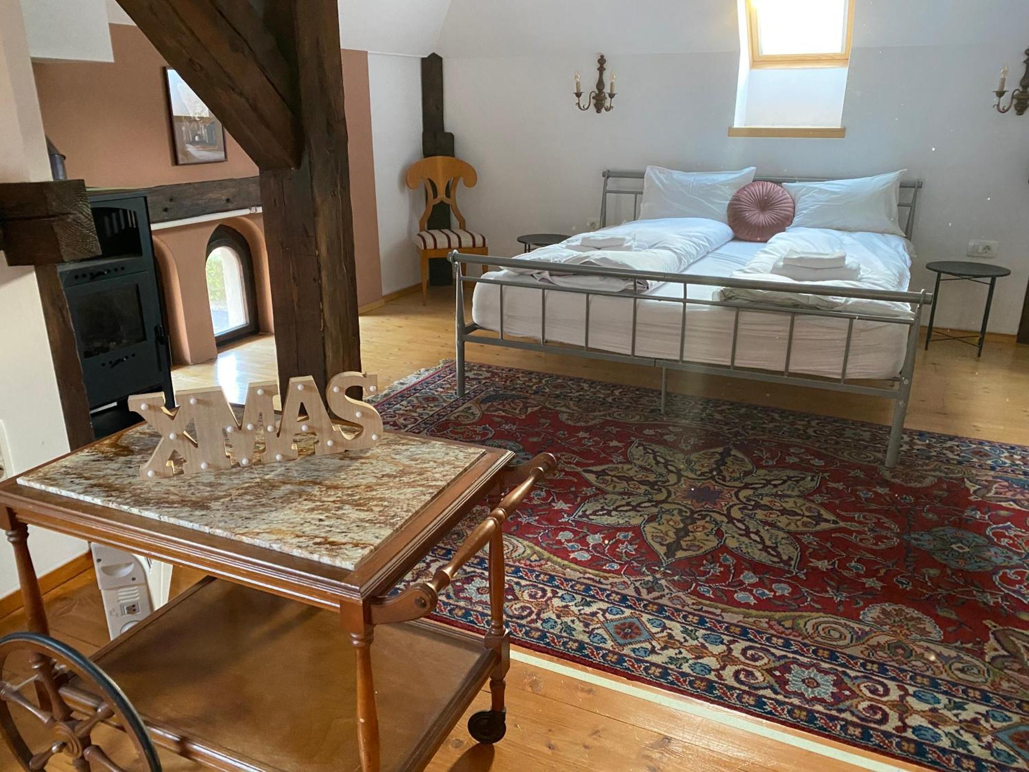 Rose'S Oldtown Apartment Брашов Экстерьер фото
